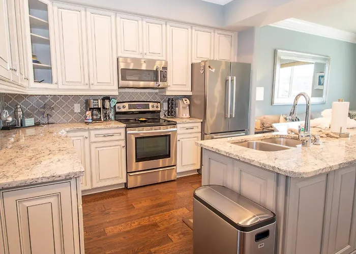 Paradise Cove Townhome 145-3 - Premium Waterfront Community *