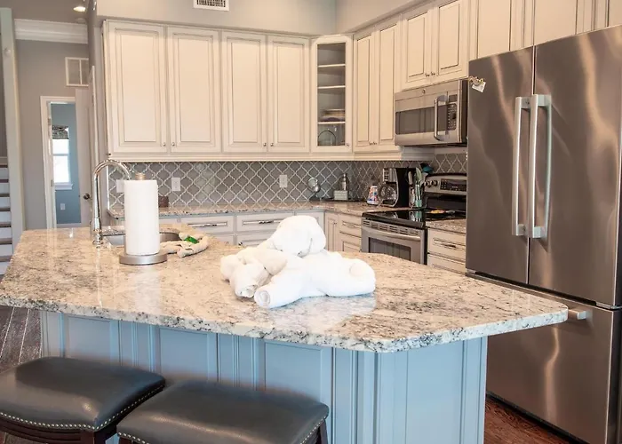Villa Paradise Cove Townhome 145-3 - Premium Waterfront Community *