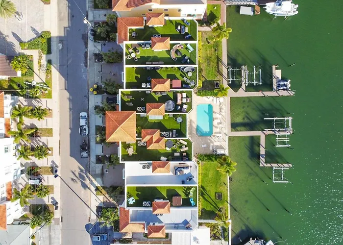 Paradise Cove Townhome 145-3 - Premium Waterfront Community Villa Clearwater Beach