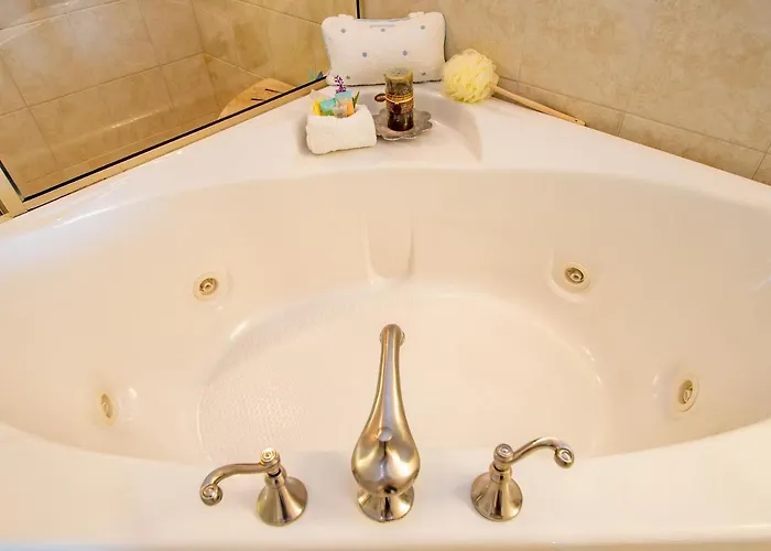 Paradise Cove Townhome 145-3 - Premium Waterfront Community